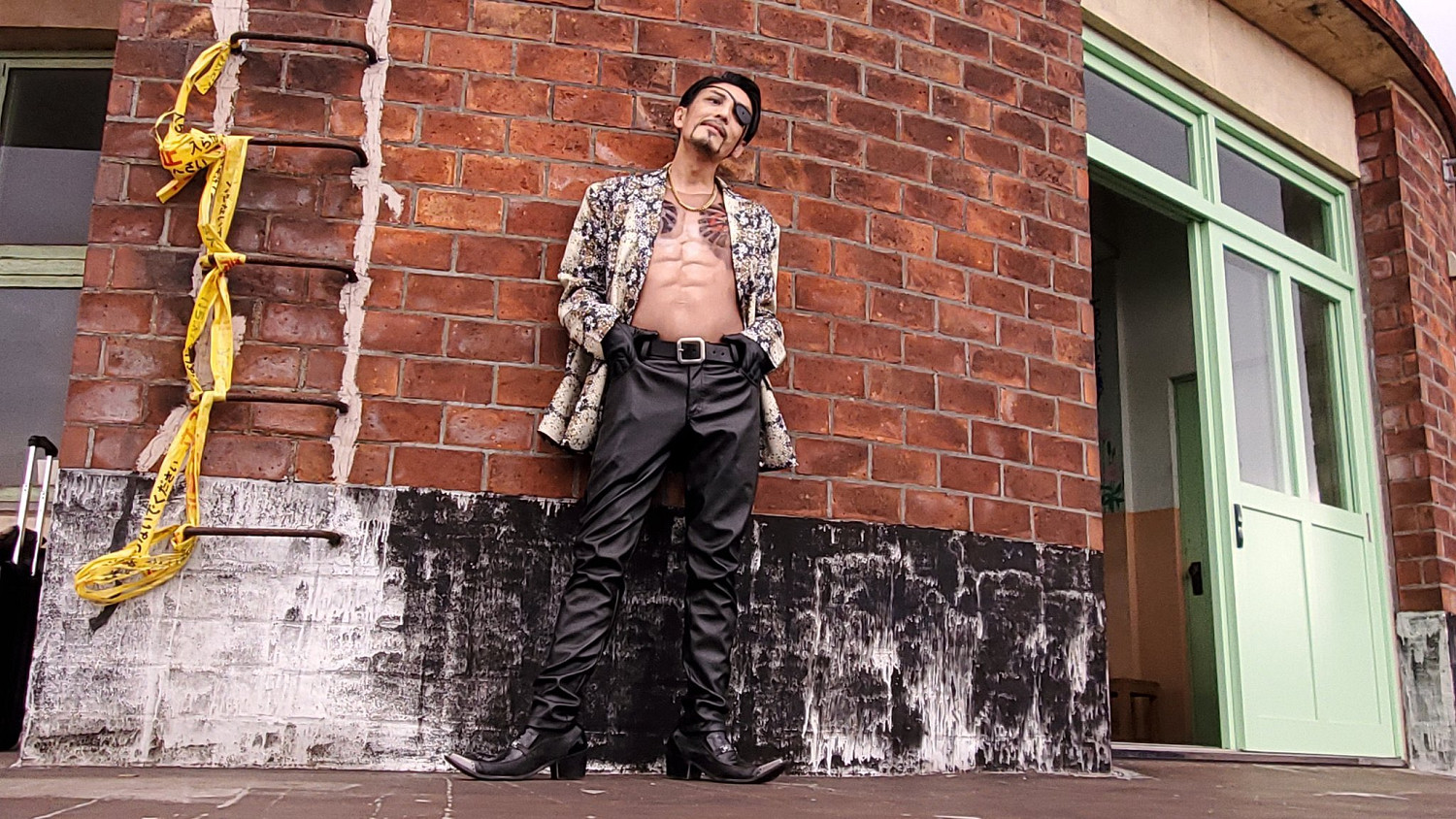 嶋野狂犬氣質拉滿！日本大叔COS《如龍》真島吾朗