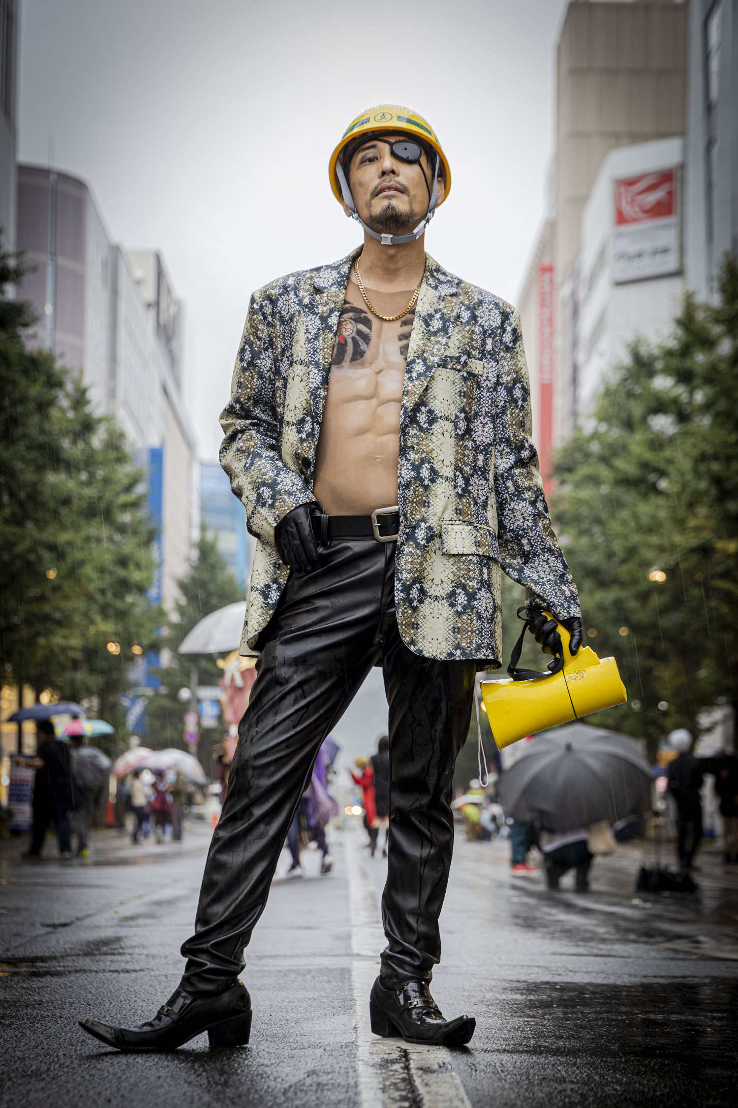 嶋野狂犬氣質拉滿！日本大叔COS《如龍》真島吾朗