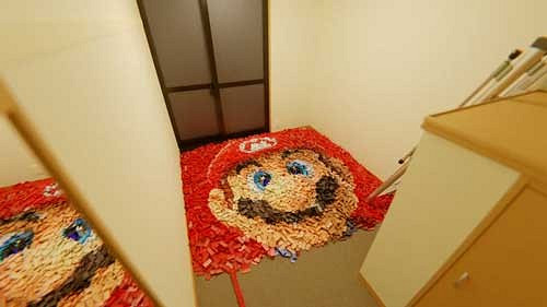 高玩真會玩 玩家打造立體金字塔多米諾推倒驚現瑪利歐