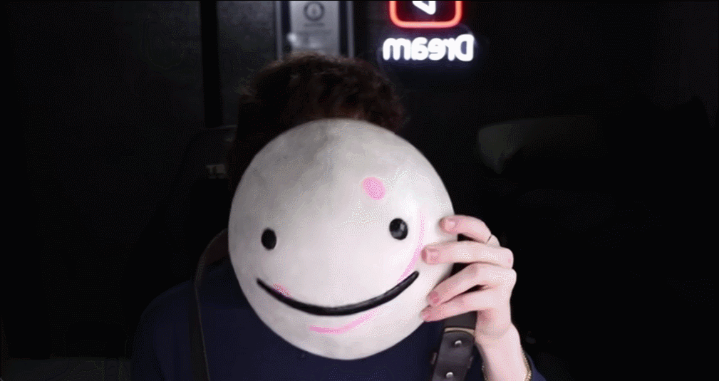 YouTube 3000萬粉的MC博主,因為露臉引發一場罵戰 YouTube 3000萬粉的MC博主,因為露臉引發一場罵戰