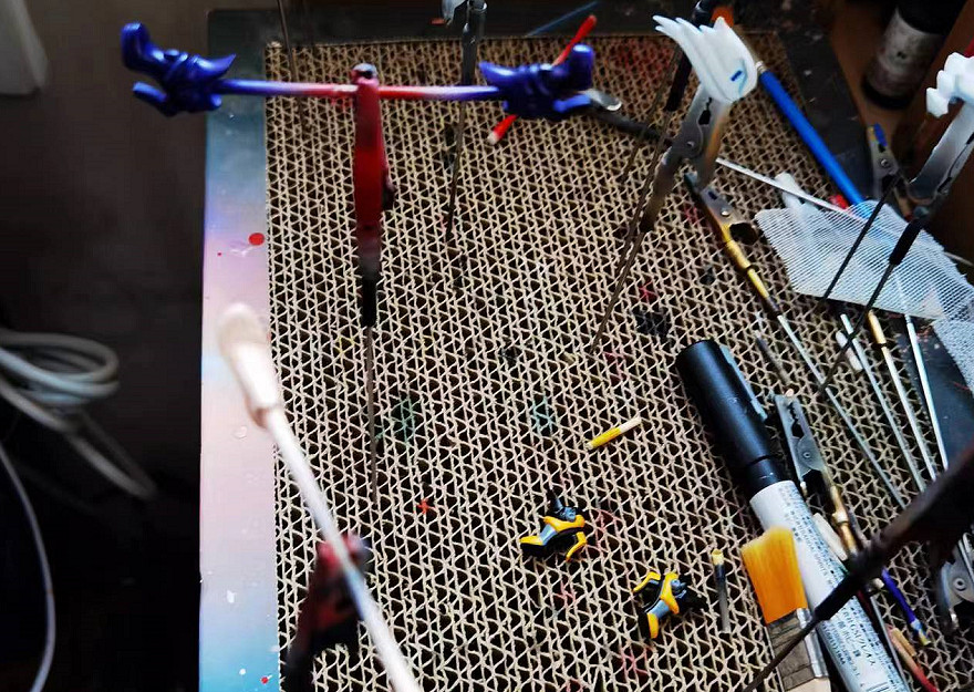 停留在25歲的電馭叛客玩家，和他找來夜之城的母親