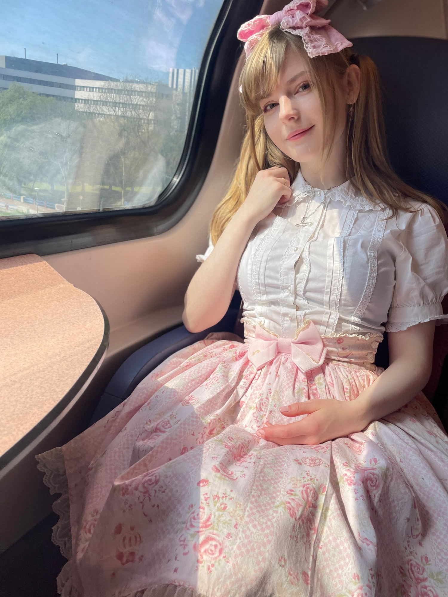 救你出火坑!《惡靈古堡4:重製版》礙事梨臉模美照! 救你出火坑!《惡靈古堡4:重製版》礙事梨臉模美照!