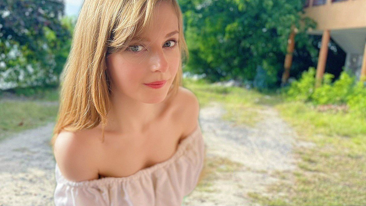 救你出火坑!《惡靈古堡4:重製版》礙事梨臉模美照! 救你出火坑!《惡靈古堡4:重製版》礙事梨臉模美照!