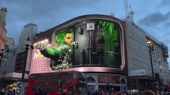 《COD19》裸眼3D廣告亮相倫敦廣場 玩家卻紛紛吐槽