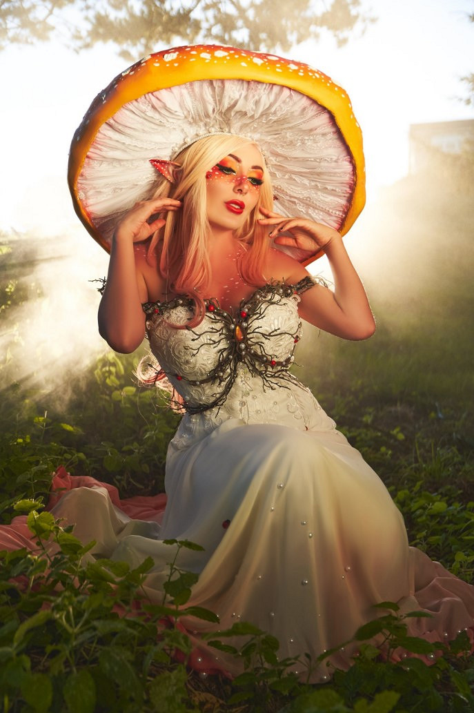 《沉默之丘》三角頭性轉&amp;粉色系COS：性感身材的壓迫感！