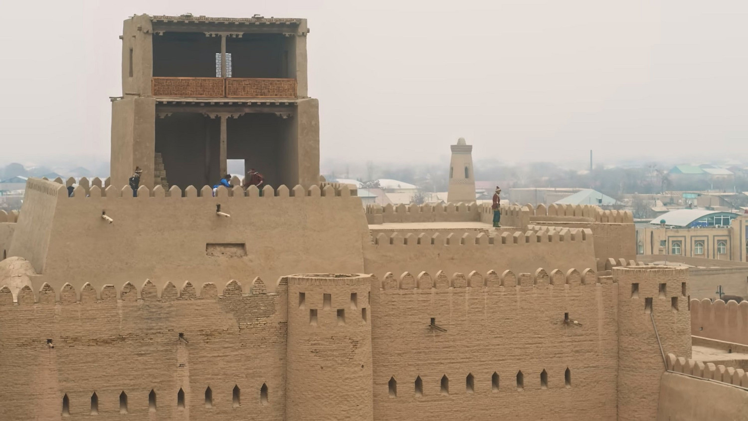 真人版《波斯王子》跑酷 主角穿梭異域建築逃避追兵 真人版《波斯王子》跑酷 主角穿梭異域建築逃避追兵