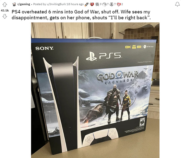 男子玩《戰神5》PS4卻因過熱而關閉 妻子暖心送驚喜 男子玩《戰神5》PS4卻因過熱而關閉 妻子暖心送驚喜