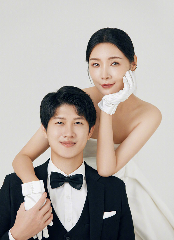 知名遊戲主播女流和YJJ已完婚!微博曬出甜蜜結婚照 知名遊戲主播女流和YJJ已完婚!微博曬出甜蜜結婚照