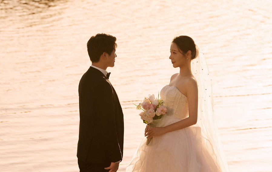 知名遊戲主播女流和YJJ已完婚!微博曬出甜蜜結婚照 知名遊戲主播女流和YJJ已完婚!微博曬出甜蜜結婚照