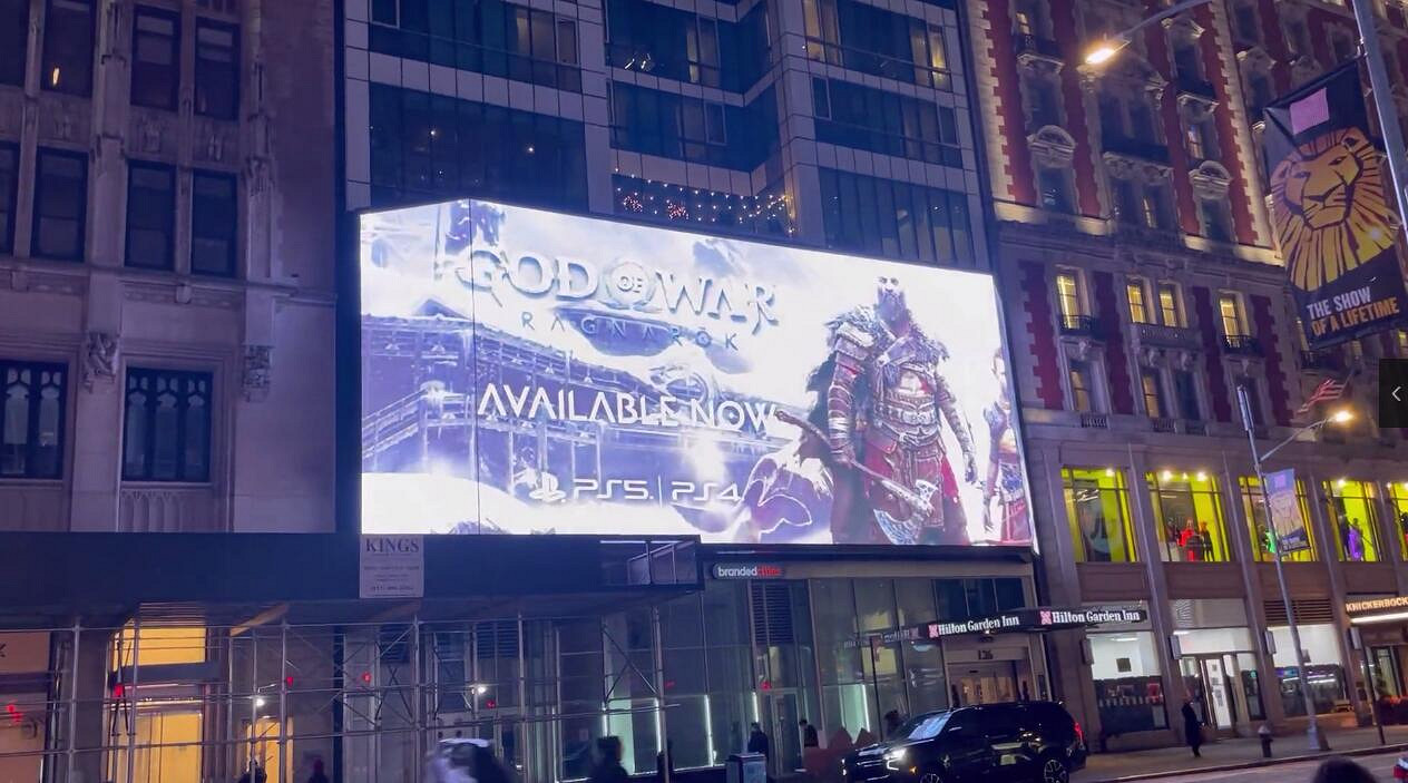 奎爺霸氣現身美國！《戰神5》廣告登上紐約時代廣場