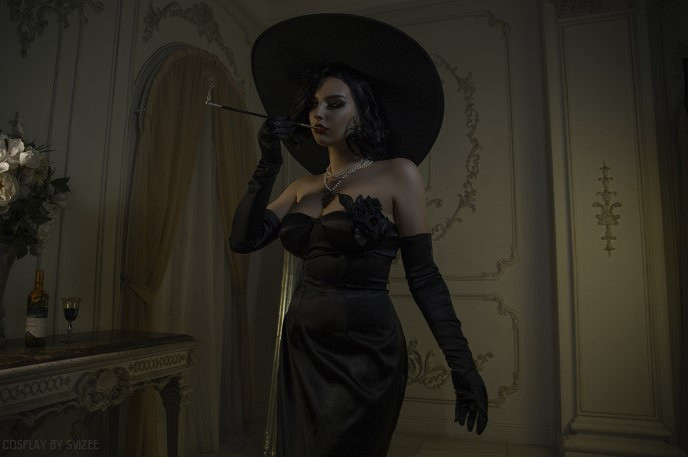 俄妹COS《生化8》黑色禮服版吸血鬼夫人：壓迫感十足