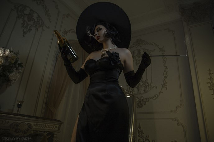俄妹COS《生化8》黑色禮服版吸血鬼夫人：壓迫感十足