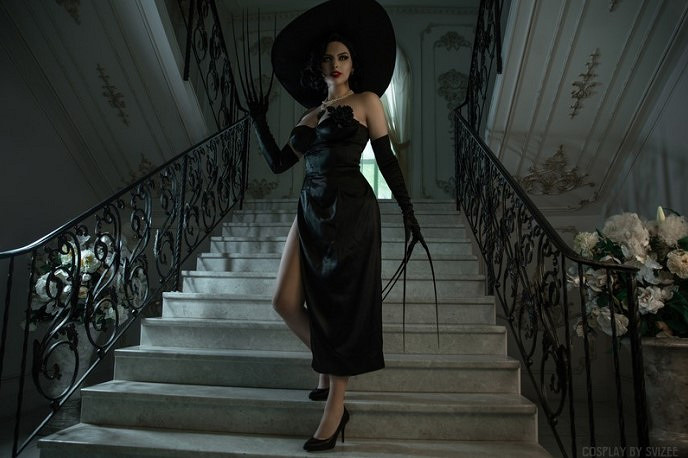 俄妹COS《生化8》黑色禮服版吸血鬼夫人：壓迫感十足