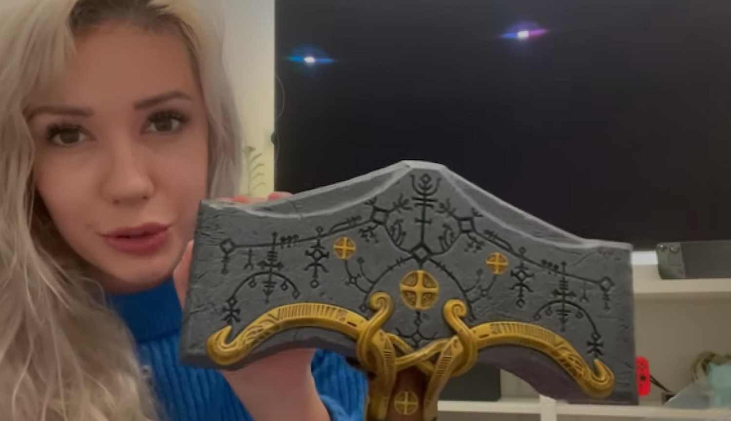 美女設計師開箱《戰神5》開發者版:一窺豐富內容! 美女設計師開箱《戰神5》開發者版:一窺豐富內容!