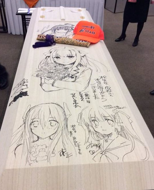 老二次元已經開始研究骨灰盒上雕點啥了