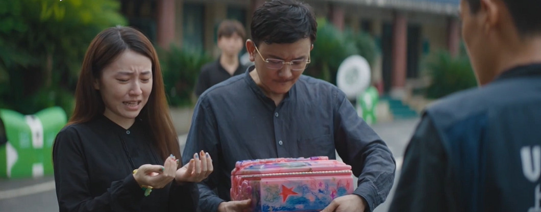 老二次元已經開始研究骨灰盒上雕點啥了