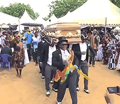 老二次元已經開始研究骨灰盒上雕點啥了