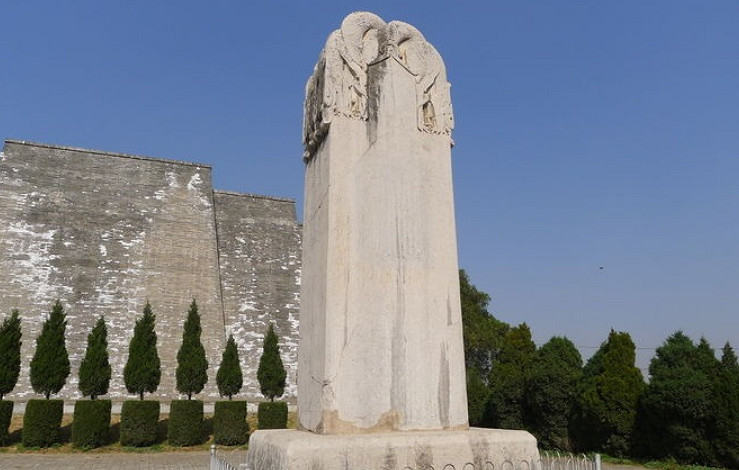 老二次元已經開始研究骨灰盒上雕點啥了