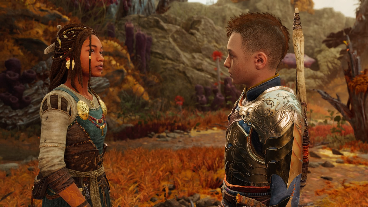 《戰神:諸神黃昏》黑妹演員曬幕後照 體態豐滿笑容燦爛