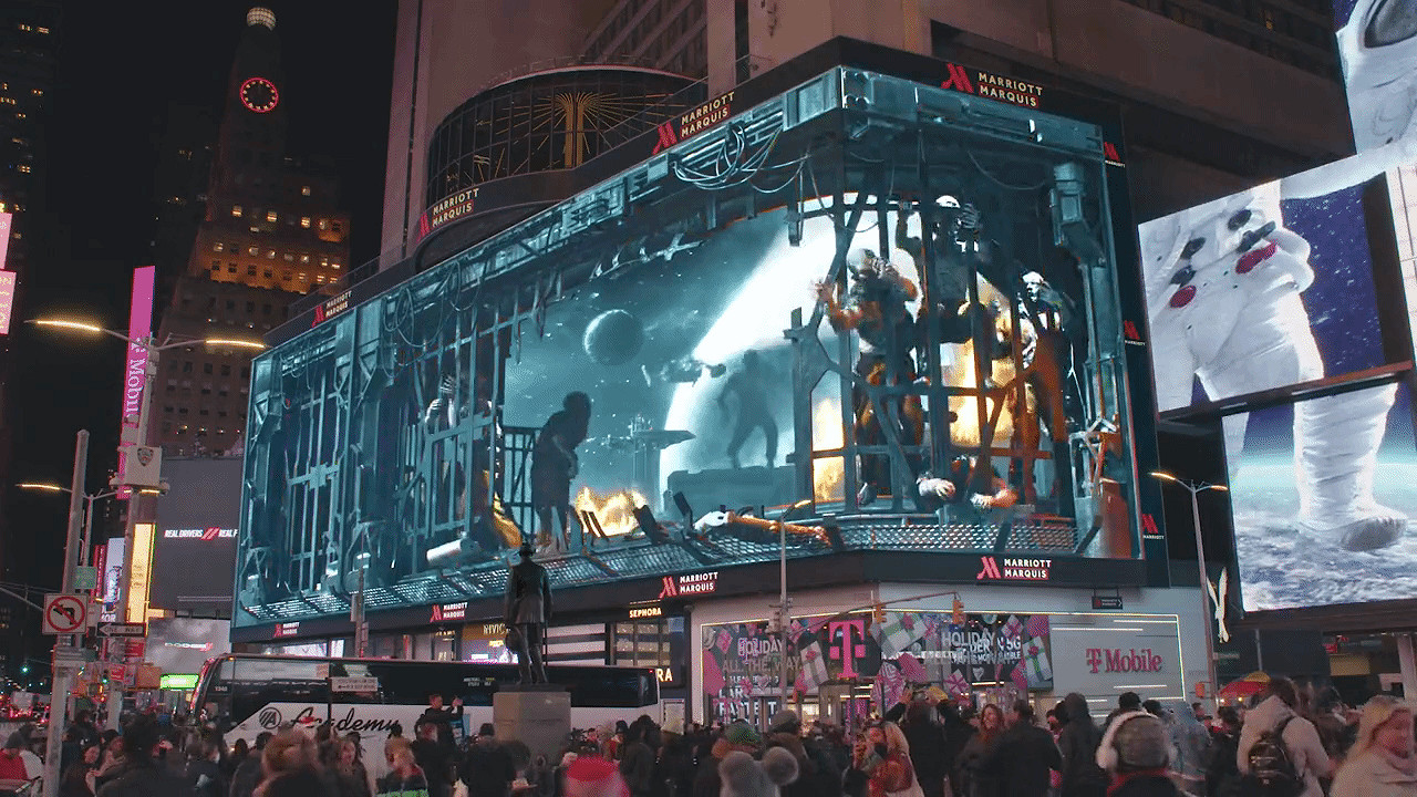 《木衛四協議》3D街頭廣告 怪物越屏而出，路人嚇尿