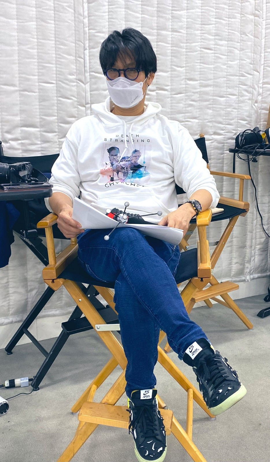 小島秀夫連發推特 展示與忽那汐裡合影畫面