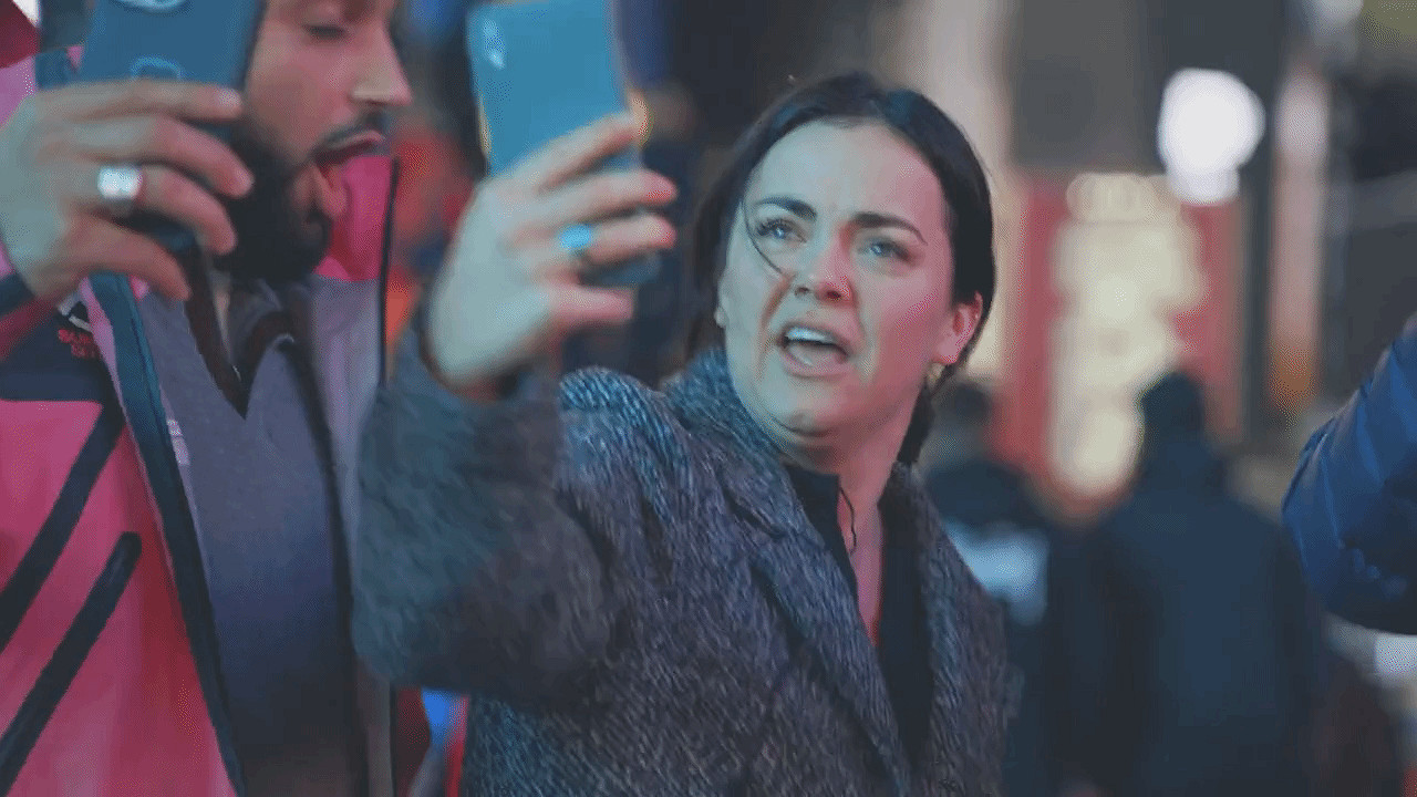 《木衛四協議》3D街頭廣告 怪物越屏而出，路人嚇尿