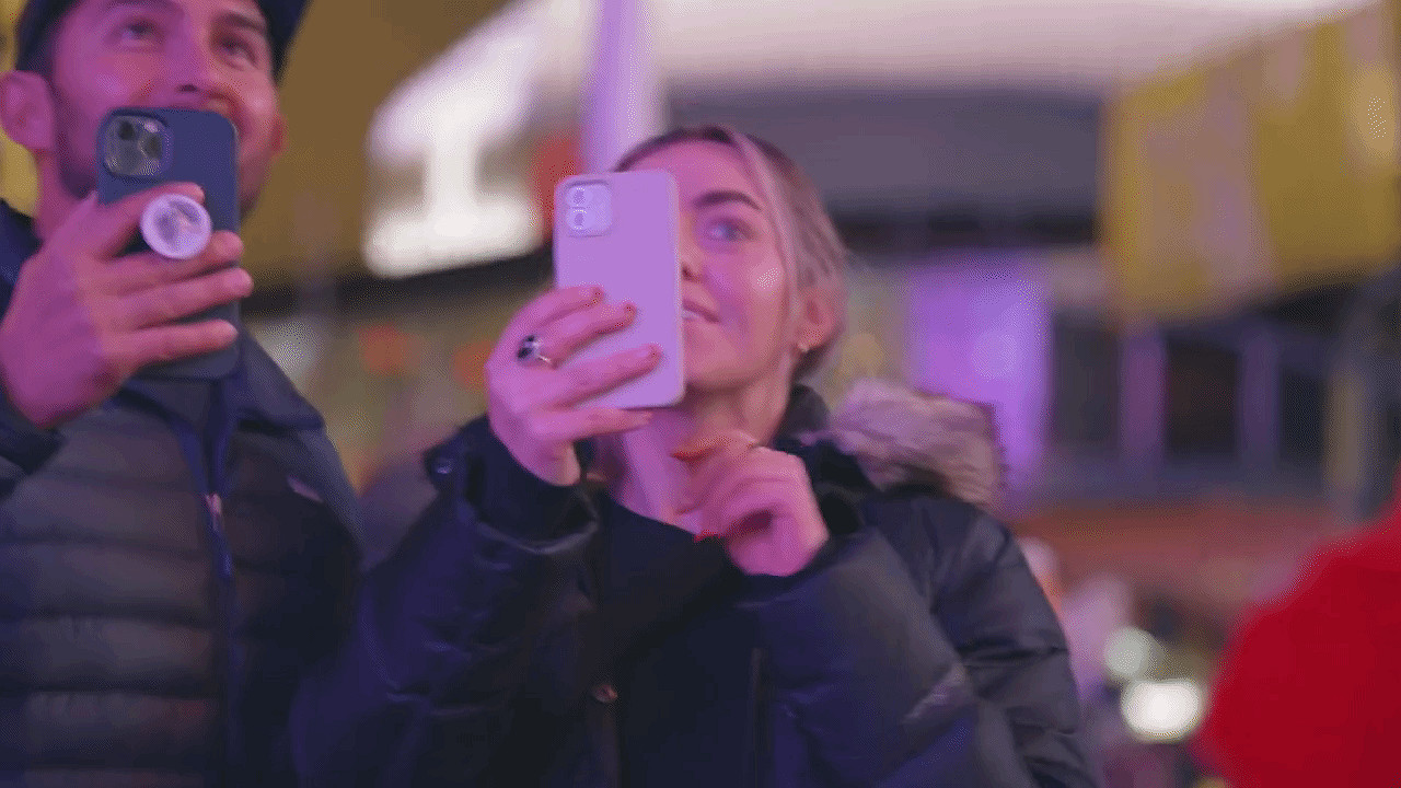 《木衛四協議》3D街頭廣告 怪物越屏而出，路人嚇尿