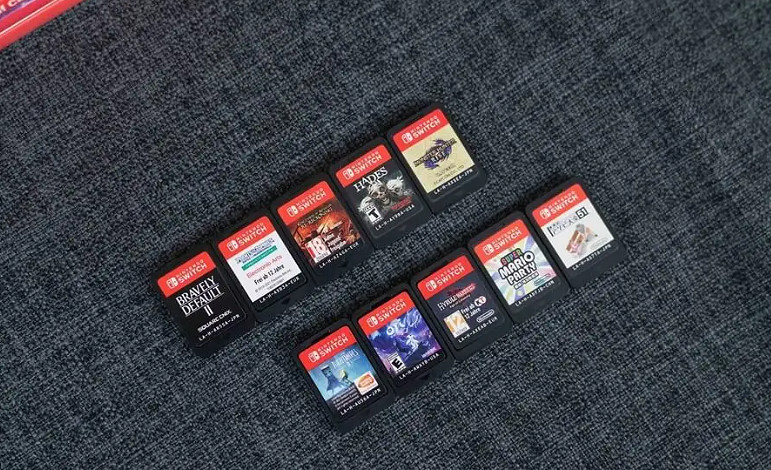 紅白機上插的那個卡帶，谷歌給它的作者做了個遊戲