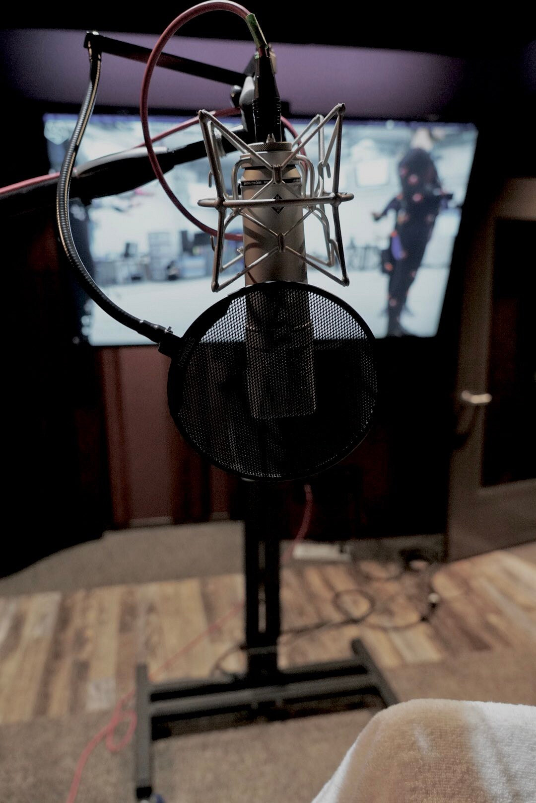 小島秀夫曬與老版《戰神》奎爺合照：分享雕像細節！