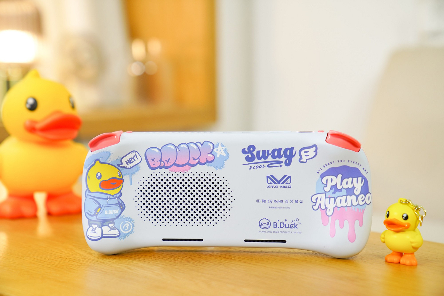 中國大陸研發AYANEO掌機 “小藍鴨”聯名款：顏值即是正義！