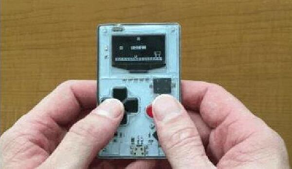 僅有拇指大小!Arduboy Mini掌機眾籌 預裝300多款遊戲 僅有拇指大小!Arduboy Mini掌機眾籌 預裝300多款遊戲