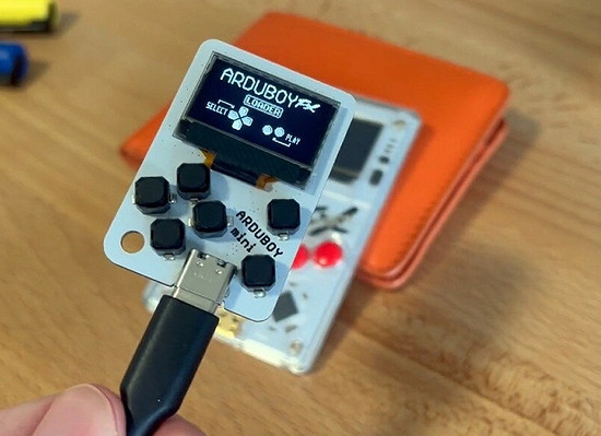 僅有拇指大小!Arduboy Mini掌機眾籌 預裝300多款遊戲 僅有拇指大小!Arduboy Mini掌機眾籌 預裝300多款遊戲