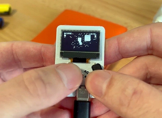 僅有拇指大小!Arduboy Mini掌機眾籌 預裝300多款遊戲 僅有拇指大小!Arduboy Mini掌機眾籌 預裝300多款遊戲