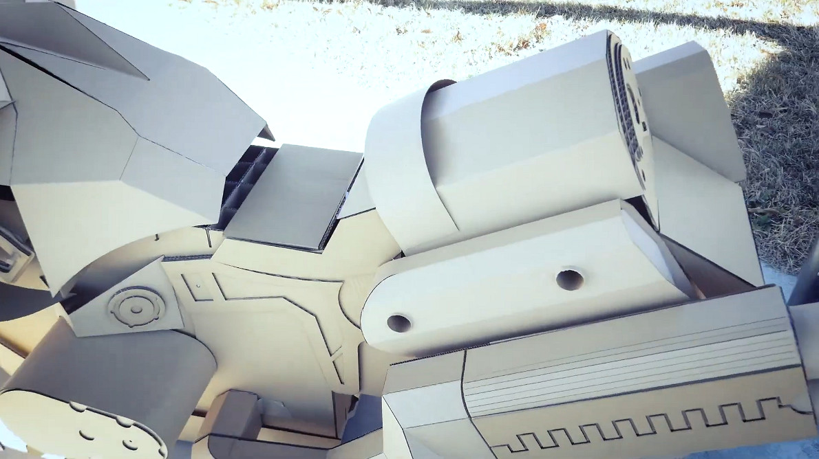 日本手工達人用硬紙板製作《FF7》克勞的摩托! 日本手工達人用硬紙板製作《FF7》克勞的摩托!