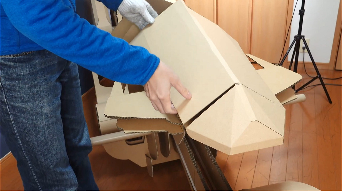 日本手工達人用硬紙板製作《FF7》克勞的摩托! 日本手工達人用硬紙板製作《FF7》克勞的摩托!