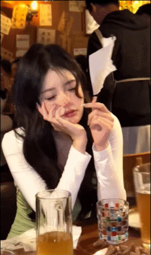 我說兄弟們怎麽開始學英語了,原來英語老師這麽賺勁 我說兄弟們怎麽開始學英語了,原來英語老師這麽賺勁