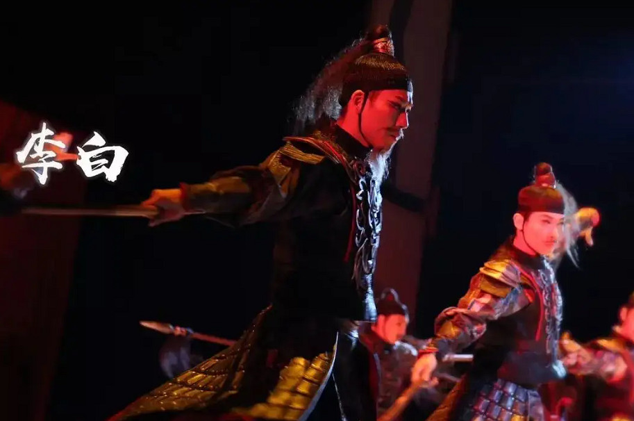 作為劍客的李白，那可是標準的爽文男主的模板