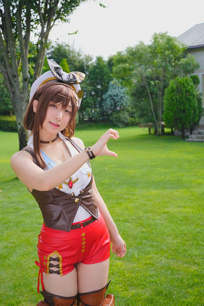 《萊莎3》合作美女Coser伊織萌 纖細小蠻腰正義無敵 《萊莎3》合作美女Coser伊織萌 纖細小蠻腰正義無敵