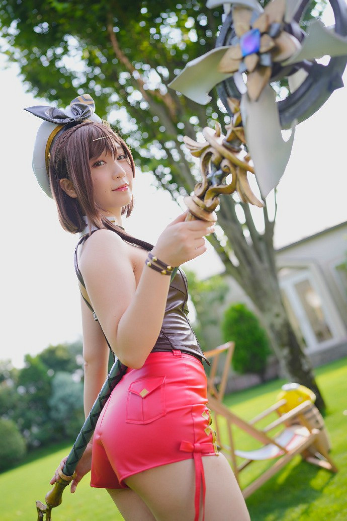 《萊莎3》合作美女Coser伊織萌 纖細小蠻腰正義無敵 《萊莎3》合作美女Coser伊織萌 纖細小蠻腰正義無敵