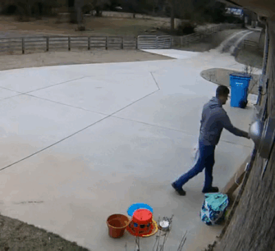 拿啤酒打窩能打到個老爺們 動圖 布娃娃的屁股還挺澀 拿啤酒打窩能打到個老爺們 動圖 布娃娃的屁股還挺澀