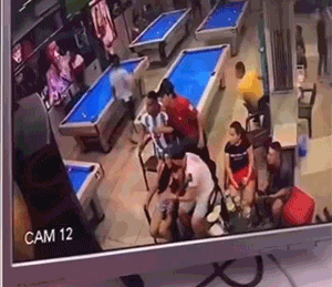 拿啤酒打窩能打到個老爺們 動圖 布娃娃的屁股還挺澀 拿啤酒打窩能打到個老爺們 動圖 布娃娃的屁股還挺澀