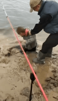 拿啤酒打窩能打到個老爺們 動圖 布娃娃的屁股還挺澀 拿啤酒打窩能打到個老爺們 動圖 布娃娃的屁股還挺澀