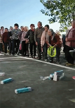 拿啤酒打窩能打到個老爺們 動圖 布娃娃的屁股還挺澀 拿啤酒打窩能打到個老爺們 動圖 布娃娃的屁股還挺澀