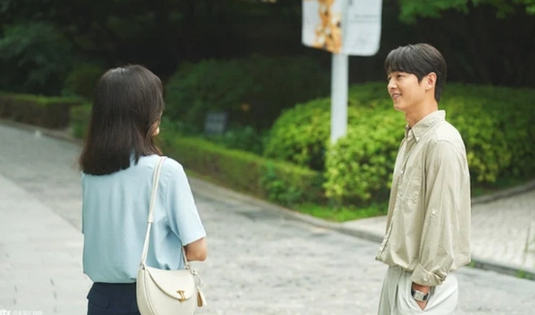 本來好好的韓國國民級的爽劇,從哪學來的爛尾呢? 本來好好的韓國國民級的爽劇,從哪學來的爛尾呢?