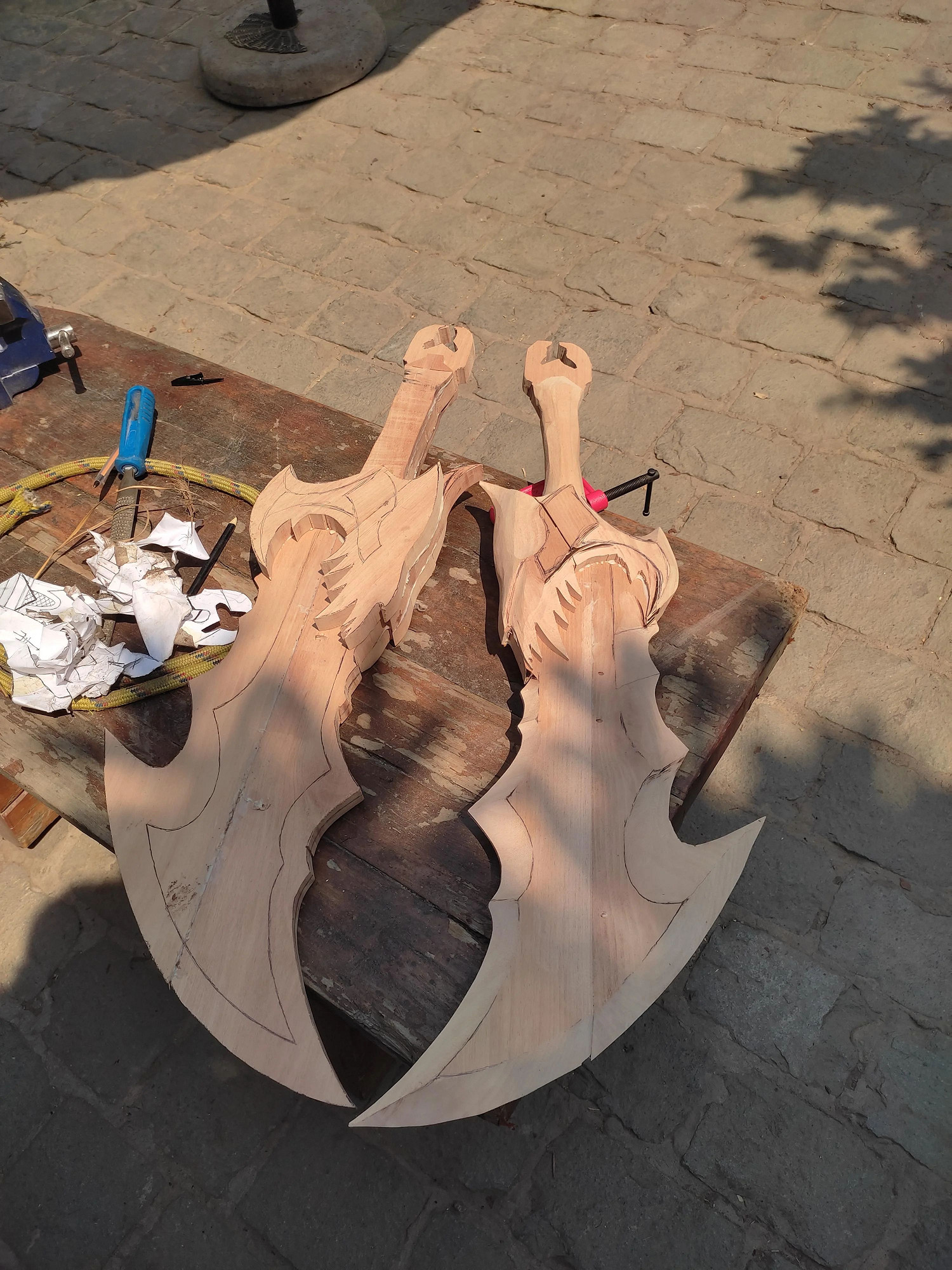 玩家用木板自製《戰神》武器混沌之刃：效果帥炸了！