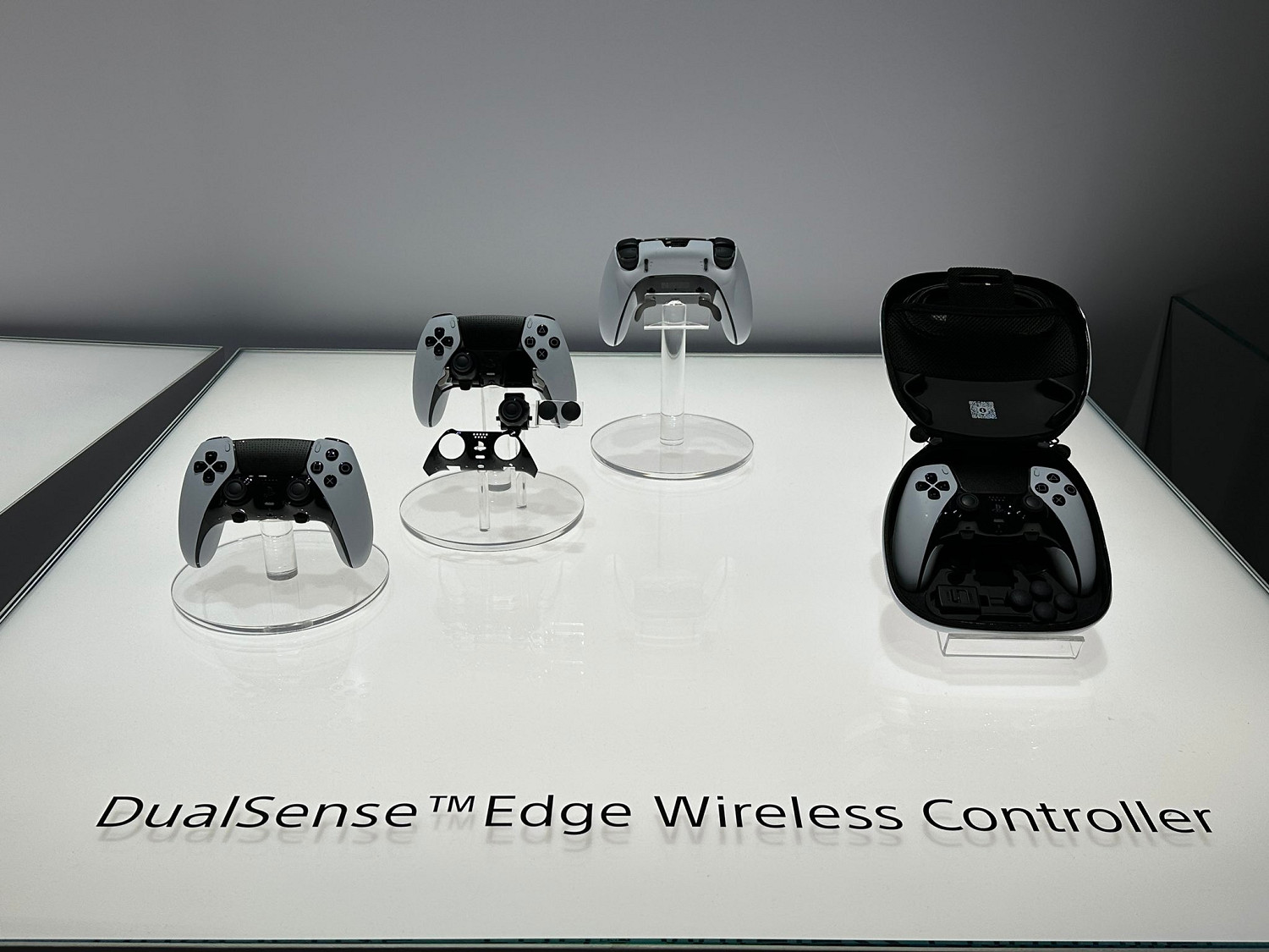 1599元!PS5精英手把在CES 2023展出:1月26日發售! 1599元!PS5精英手把在CES 2023展出:1月26日發售!