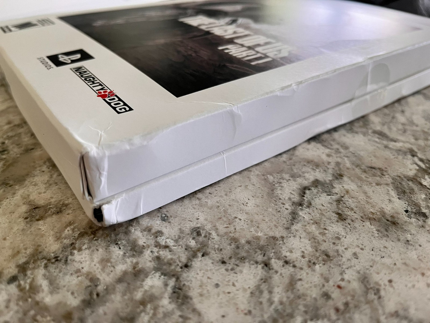 打包敷衍了事 多位玩家收到《最後的生還者：重製版》螢火蟲版後發現包裝破損