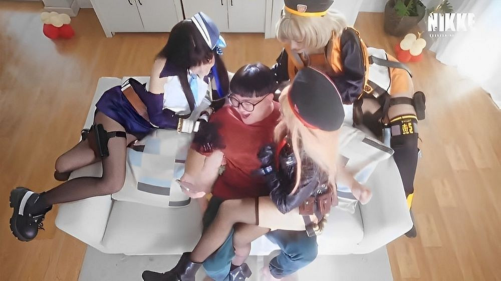 《妮姬:勝利女神》泰國奇葩廣告 玩家成猥瑣癡漢! 《妮姬:勝利女神》泰國奇葩廣告 玩家成猥瑣癡漢!