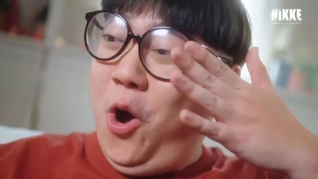 《妮姬:勝利女神》泰國奇葩廣告 玩家成猥瑣癡漢! 《妮姬:勝利女神》泰國奇葩廣告 玩家成猥瑣癡漢!