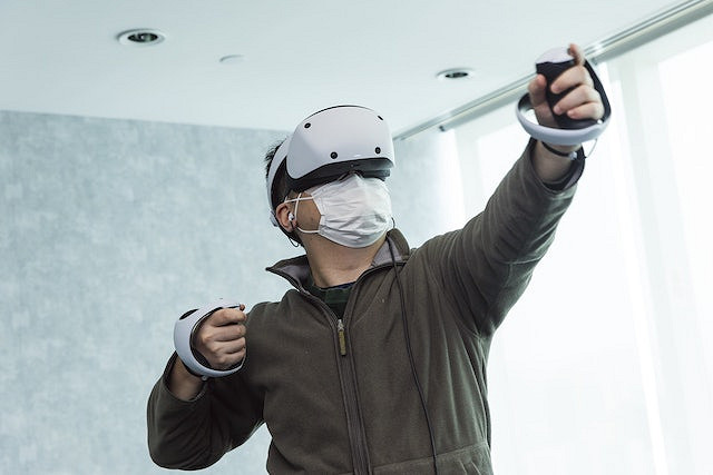 港媒PS VR2實機上手試玩報告：非常驚豔！改進多多！